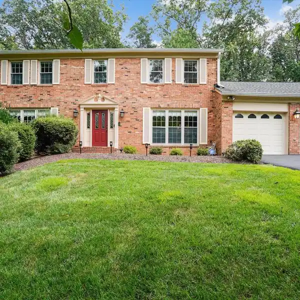 CLASSIC COLONIAL IN POPULAR MILLER HEIGHTS