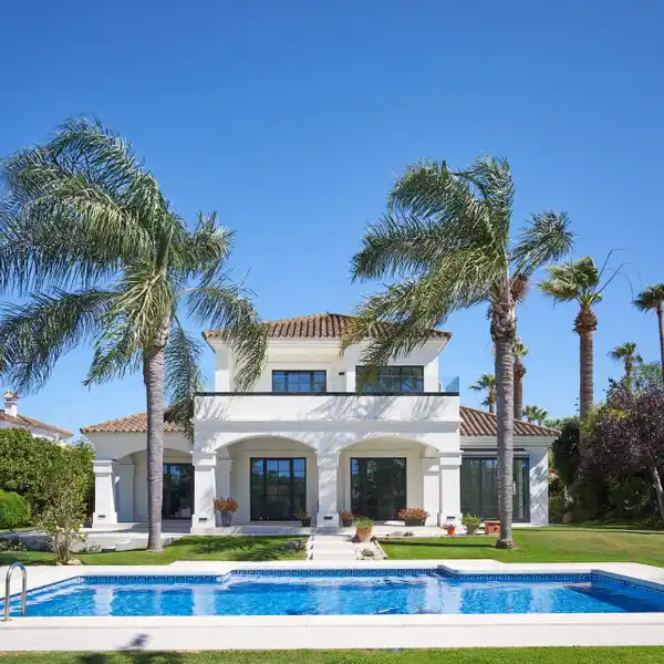 ABSOLUTELY DIVINE VILLA WITH CUTTING-EDGE TECHNOLOGY