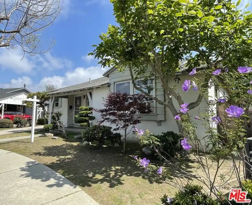 Charming Fixer in Mar Vista