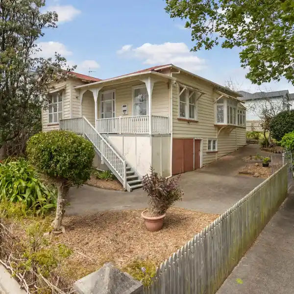 TIMELESS HOME READY FOR ITS NEXT CHAPTER