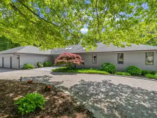 Architecturally Designed Executive Embankment Ranch