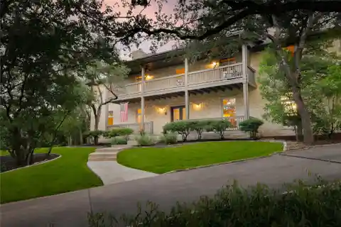 Private Light-Filled Retreat