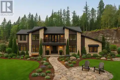 Exceptional Home in Exclusive Northern Lights of Muskoka