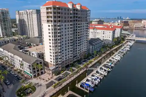 Luxury Waterfront Living on Harbour Island