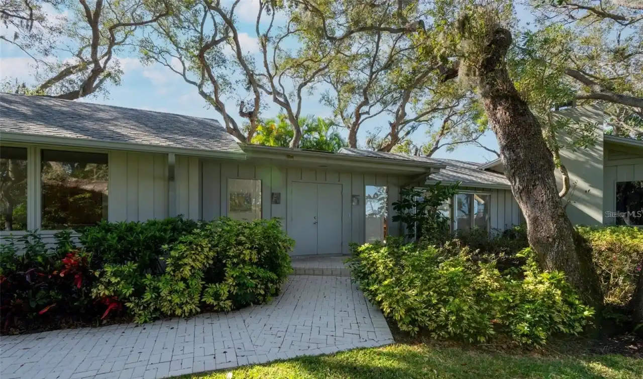 Extraordinary Old Florida Compound