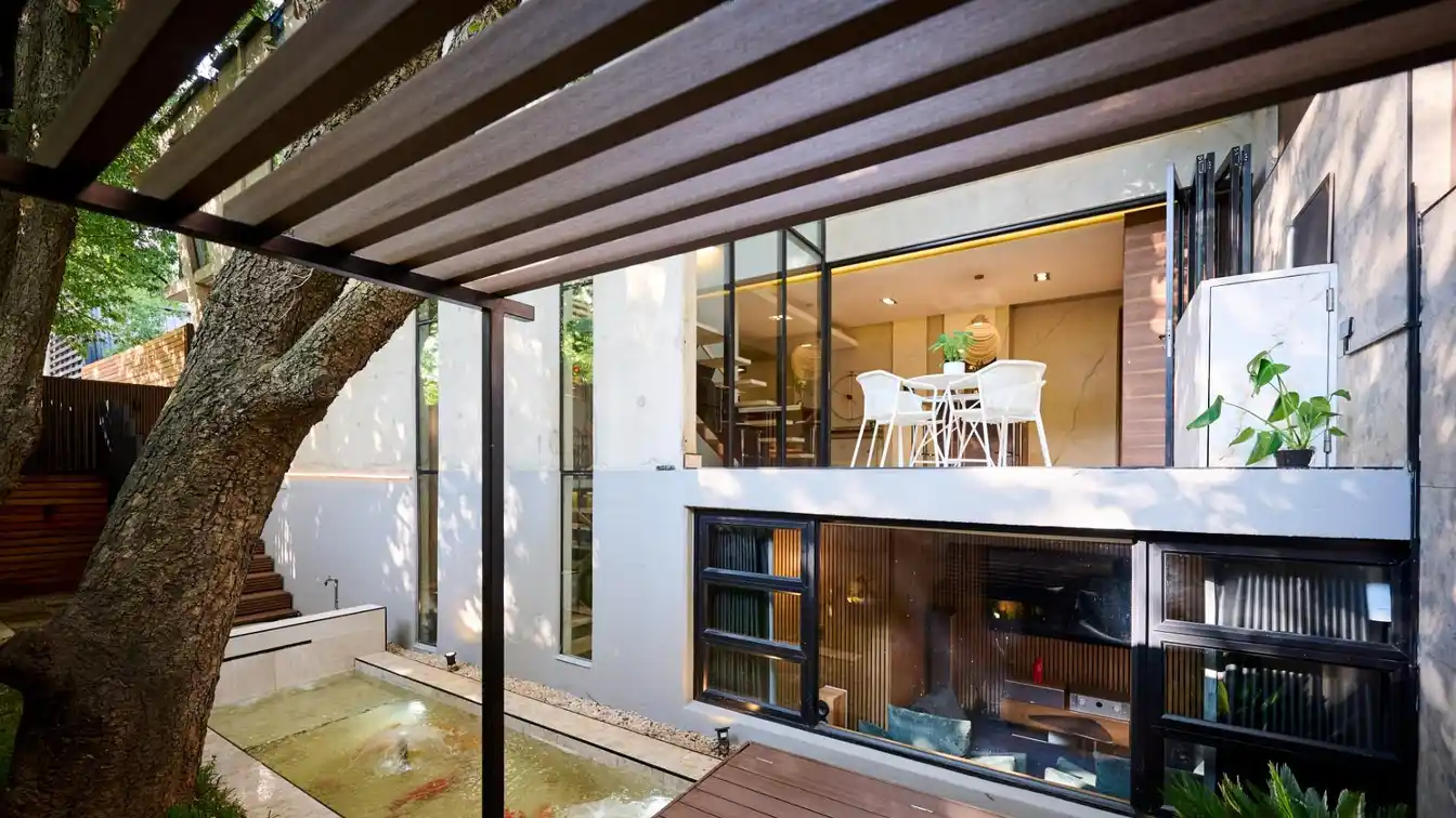 Sleek Ultra-luxurious Home