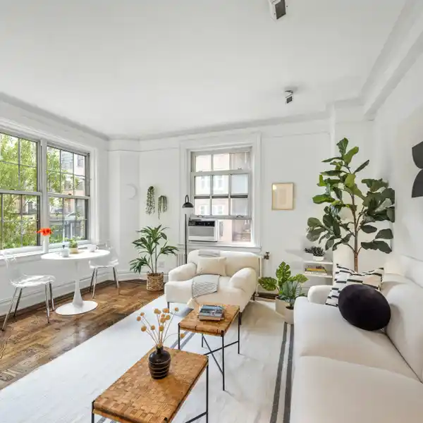 CHARMING AND QUIET ONE BEDROOM APARTMENT