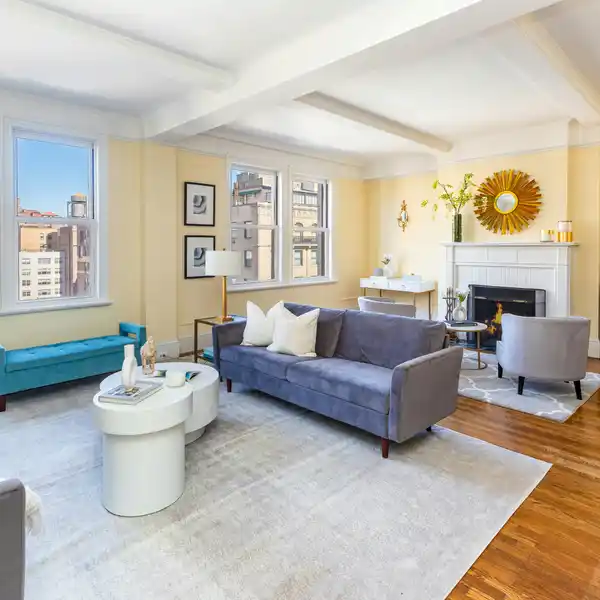 SPRAWLING HIGH-FLOOR HOME