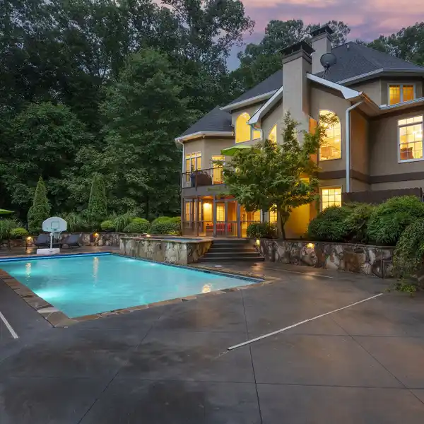 RARE 7.7-ACRE ESTATE IN A PRIVATE COMMUNITY