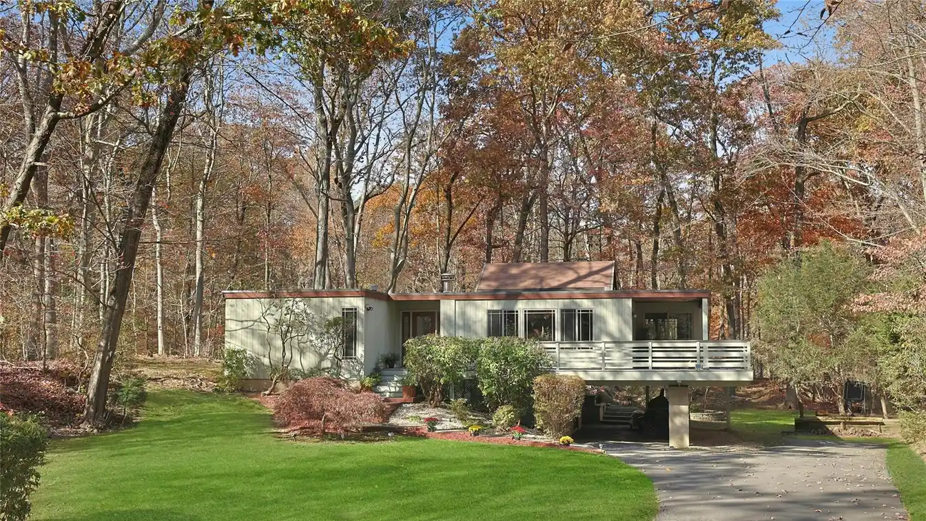 Sleek Contemporary on Two Peaceful Acres