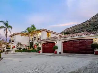 Unparalleled Privacy and Serenity in a Prestigious Gated Community