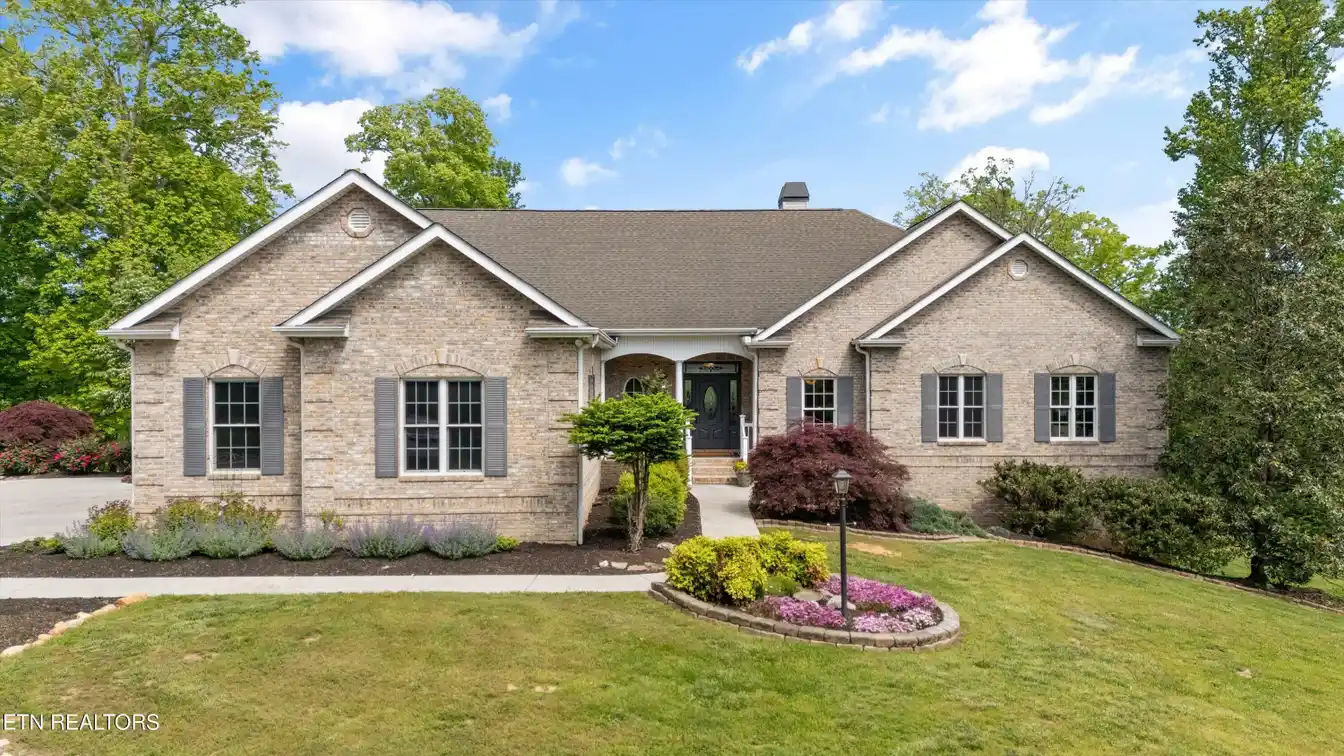 Remarkable Lakefront Retreat on Melton Hill Lake