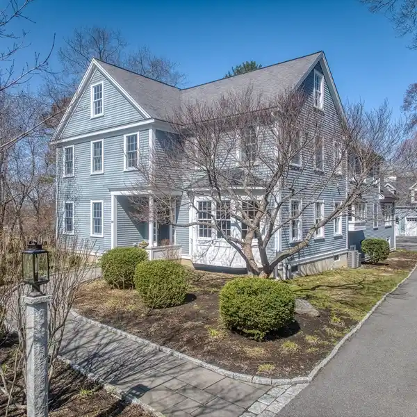 CUSTOM ENGLISH GARDEN COLONIAL