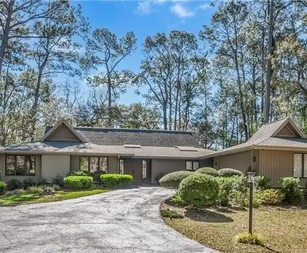 SINGLE-LEVEL UPDATED OCEAN-ORIENTED HOME