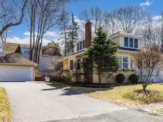 Beautiful Bungalow-style Home in Little Harbor
