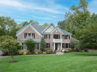 Custom Home in Governor Estates