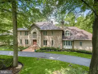 Prestigious Estate with Versatile Spaces