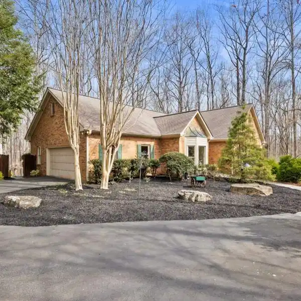 SPRAWLING MINI-ESTATE IN THE HEART OF CRABAPPLE