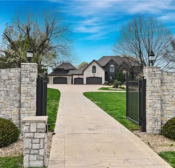 EXCEPTIONAL GATED ESTATE WITH CARRIAGE HOUSE
