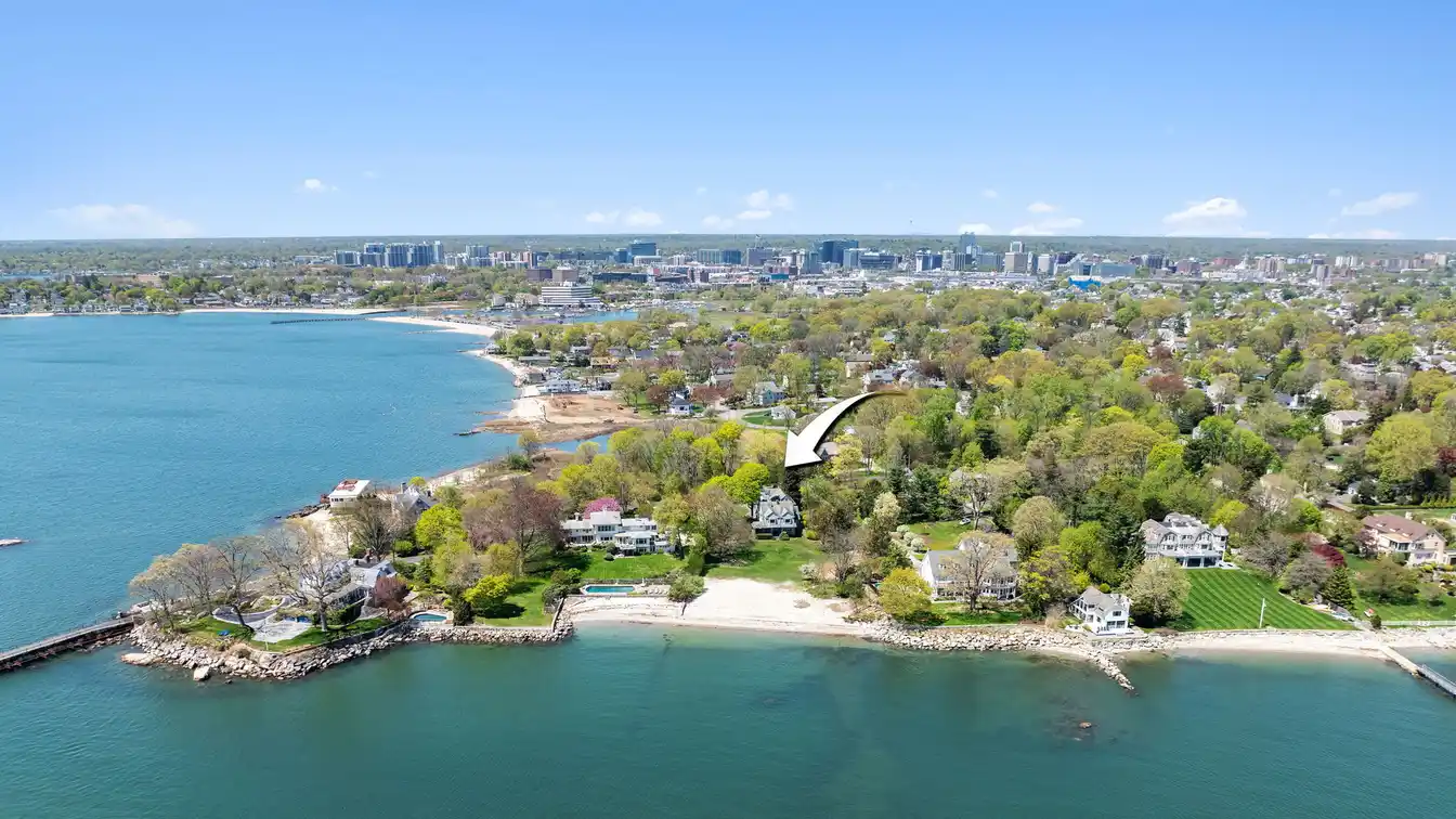 Prestigious Waterfront Estate at Wallack's Point