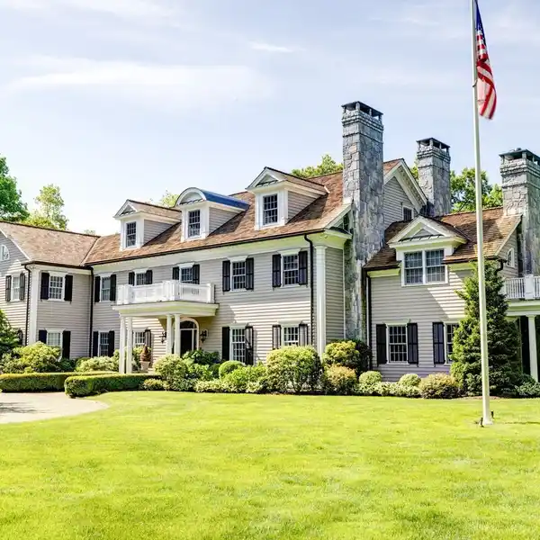 STONEWALL MANOR