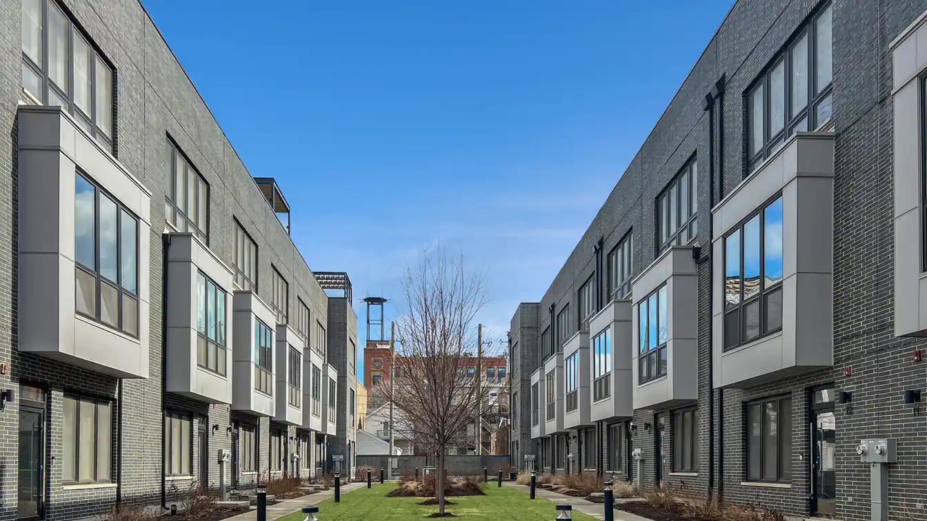 Amazing Luxury Townhome in the Heart of West Town