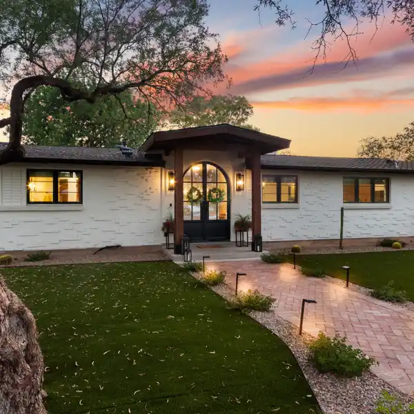 SPECTACULARLY REMODELED TUCSON COUNTRY CLUB HOME