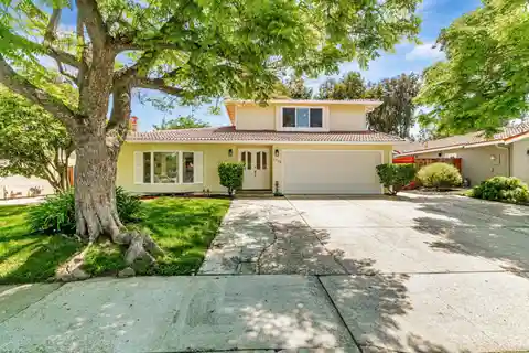 Spacious Home on a Quiet Elegant Road
