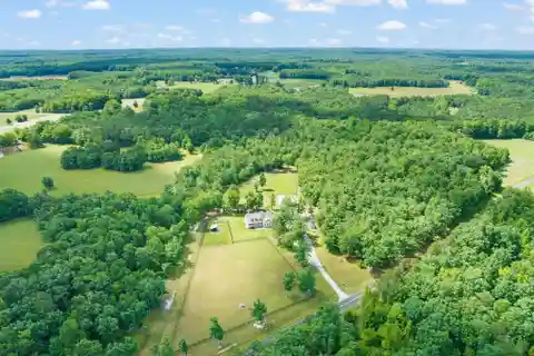 Eco-friendly Farmhouse with Barn and Pastures