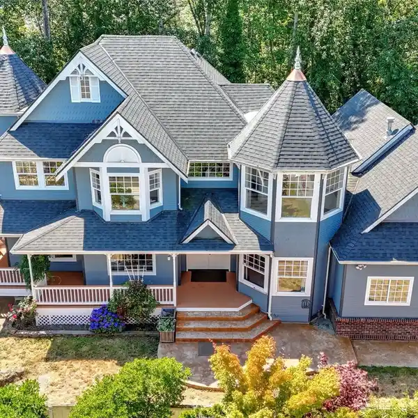 RARE VICTORIAN MANSION