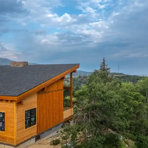 BEAUTIFULLY CRAFTED NEW HALF-DUPLEX