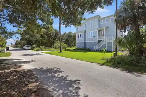 Coastal Retreat in Prime Location