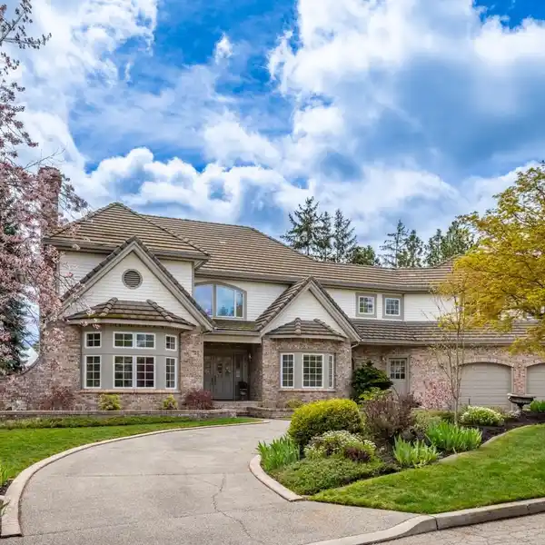 NEWLY REMODELED CUSTOM SOUTHRIDGE PROPERTY