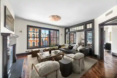 Boutique Nolita Luxury with Iconic Views