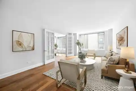 A Beauty at the Wonderful Knickerbocker Condo