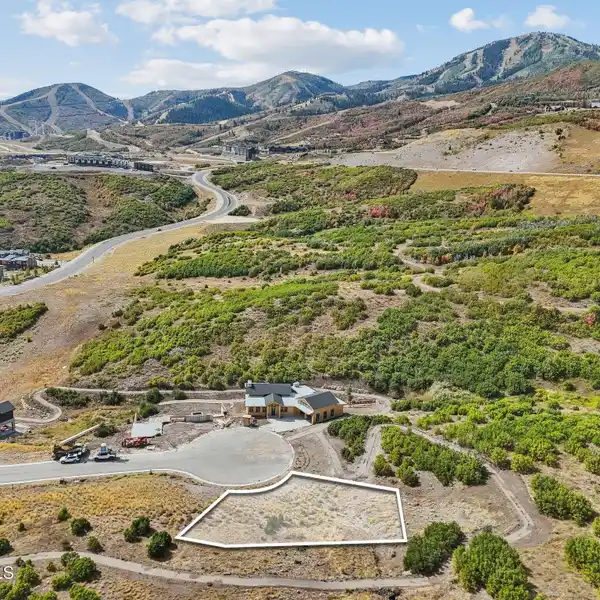 REMARKABLE PROPERTY IN THE ESTEEMED CAPRICORN SUBDIVISION