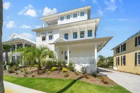 Coastal Sophistication in Exclusive Caribe