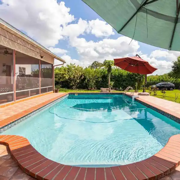 PRIVATE FARM-STYLE RETREAT