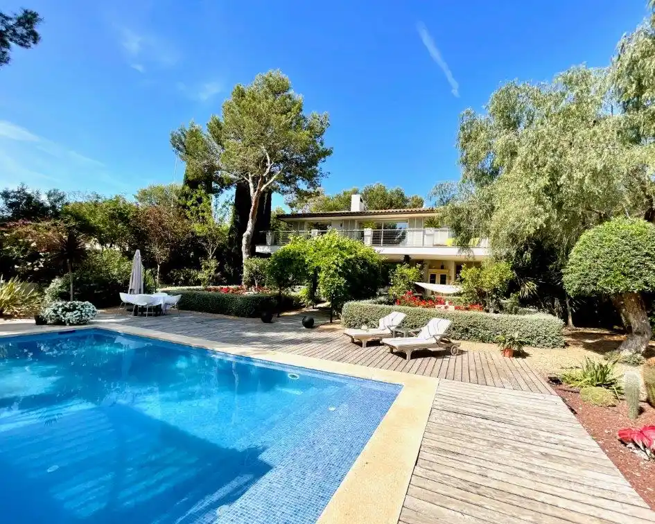 Luxurious Family Villa Within Walking Distance of Cala Corda