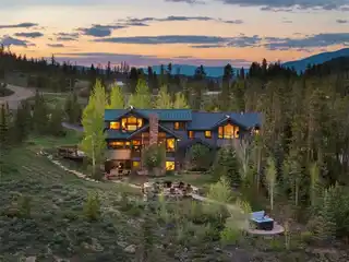 Exceptional Mountain Retreat on 3.7 Acres