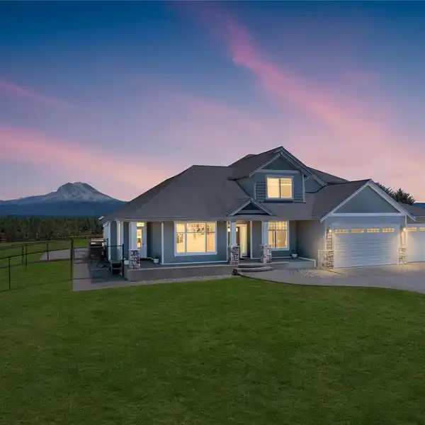 CUSTOM-BUILT 10-ACRE EQUESTRIAN ESTATE