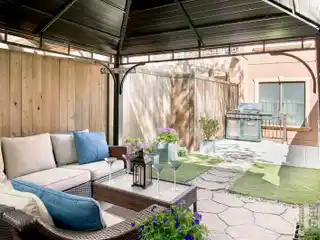 Unique Apartment with Manicured Garden