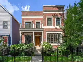 Newer Construction with a Timeless Feel in Lincoln Park