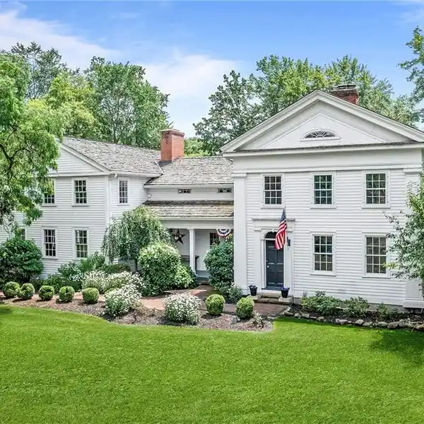 GREEK REVIVAL HOME WITH FEDERAL INFLUENCE
