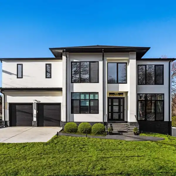 MASTERPIECE OF MODERN LUXURY IN MCLEAN