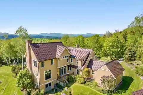 Panoramic Mountain Views with Elegant Living