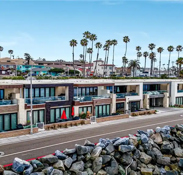 EXQUISITE OCEANFRONT CONDO