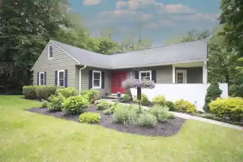 Fabulous Home on a Lovely Cul-de-sac