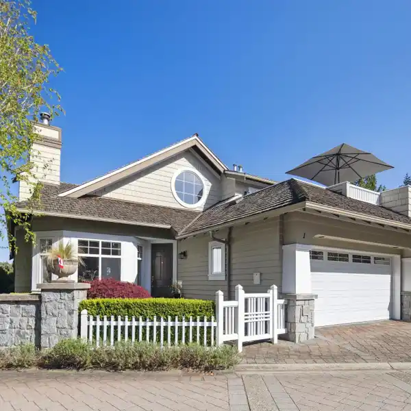 ELEGANCE WITH EXQUISITE STYLE