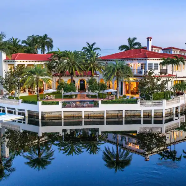 PALATIAL PALM BEACH-INSPIRED SANCTUARY